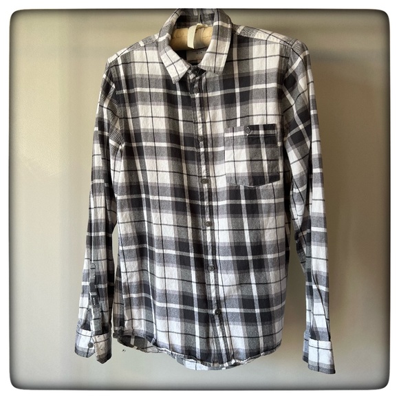 SALE ☘️ COTTON ON gray plaid long sleeve button down shirt - Picture 1 of 15